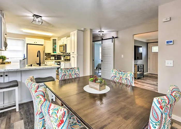 Walk To Lake Pepin: Charming Retreat W/ Deck