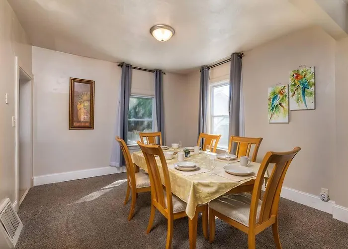 Entire House 3 Bedroom Twin Cities, Specious, Entire House, Ac