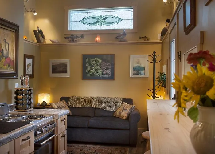 Rush River Cottage & Gardens